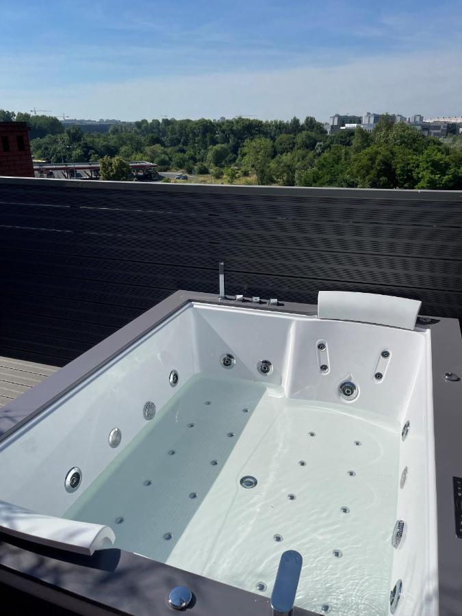 śródka Hotel 3*